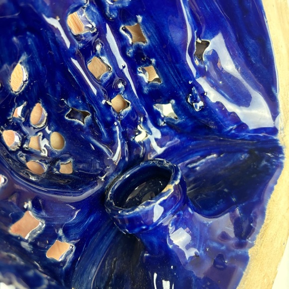 Handmade Tunisian cutout wall lamp in cobalt blue over terracotta - Picture 6 of 14